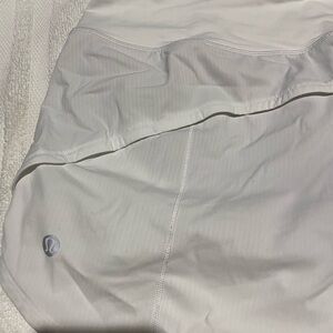 White lululemon shorts size 6 still like brand new